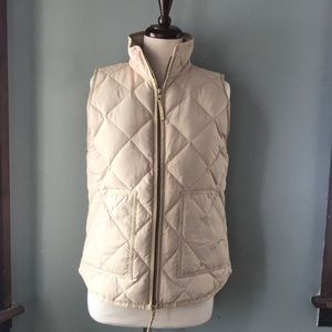 Jcrew factory puffer vest in bisque (cream/ivory)